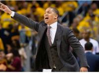 出色发挥首场状态出色，德国队观众沸腾！，阿扎伦卡重返赛场引发球迷热议(suckthelifeoutofyou)