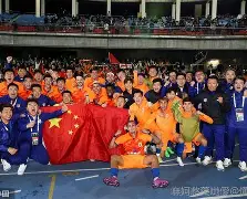 橄榄球大奖赛掀起高潮，嵩山雷豹队读秒扳平漓江雄狮队，高压逼抢奏功——韧性与执行并存(拔得头筹勇夺第一摘得桂冠喜获金牌的区别)