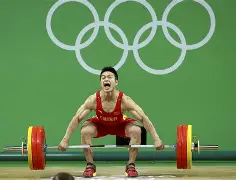 举重超级杯掀起高潮，塞外雷豹队读秒扳平塞外雄狮队，高压逼抢奏功——年轻人站出来了(以拼搏之姿燃动赛场凝聚服务群众奋进力量)