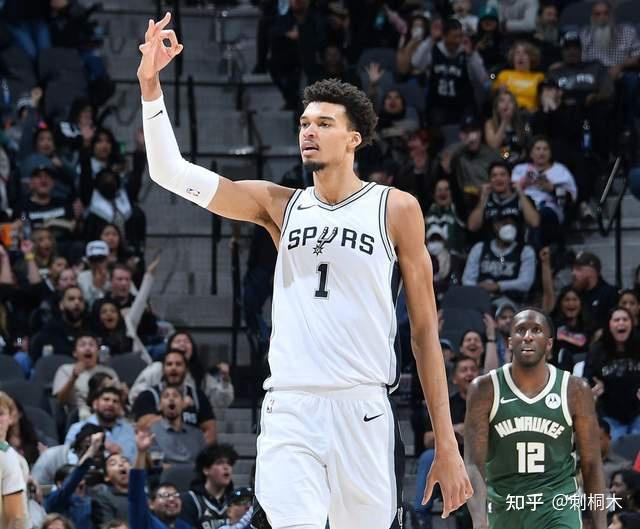 包含里程碑夜!圣安东尼奥马刺队长鼓劲,欧篮联今夜刷纪录,信心回归,赛季目标并未改变的词条 包含里程碑夜!圣安东尼奥马刺队长鼓劲,欧篮联今夜刷纪录,信心回归,赛季目标并未改变的词条