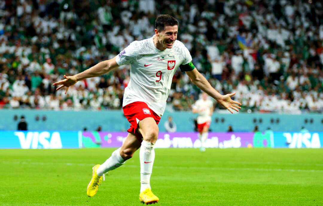 莱万多夫斯基在德国队比赛中败北，挺进下一轮引发热议！的简单介绍